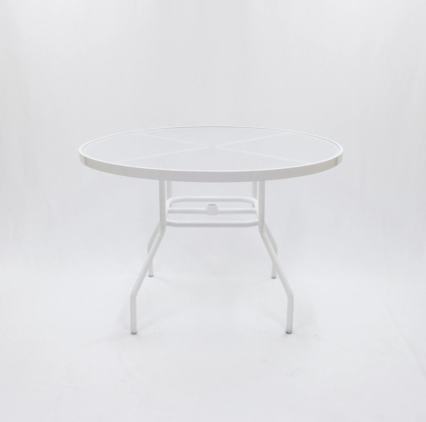 A42 Acrylic 42-inch Round Outdoor Table