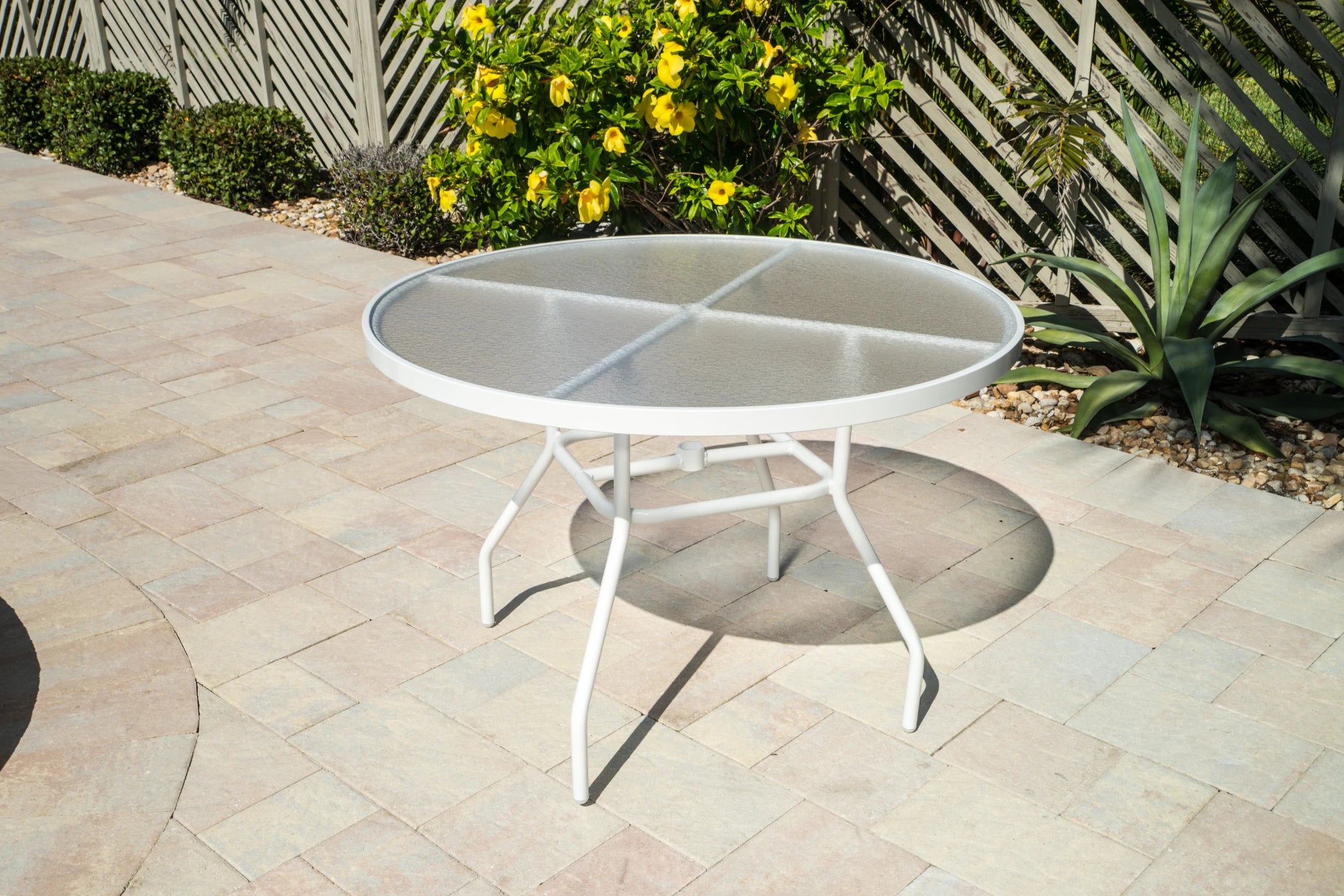 A42 Acrylic 42-inch Round Outdoor Table