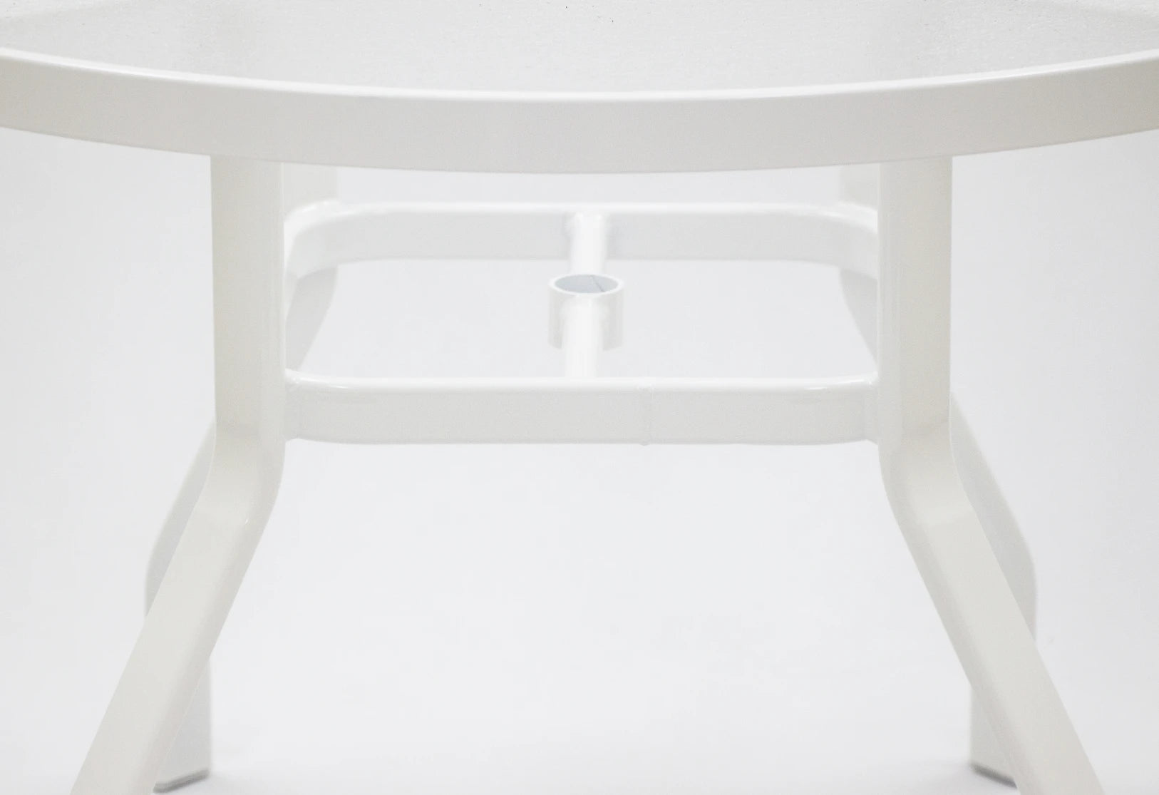 AW42 Acrylic 42″ Round Outdoor Table