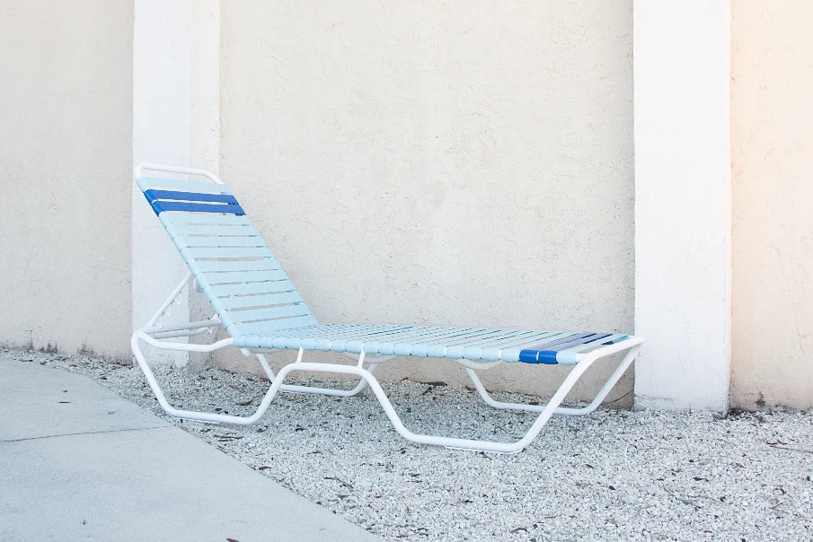 C120 12-inch Strap Chaise Lounge