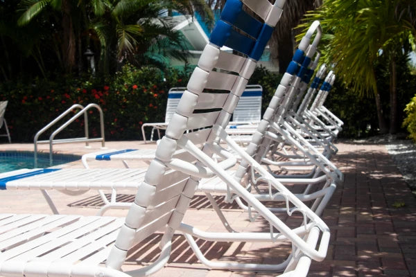 C160 16-inch Strap Chaise Lounge