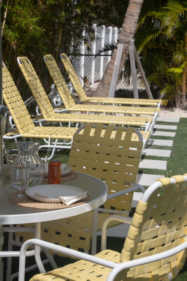 C200B 20-inch Basketweave Strap Chaise Lounge