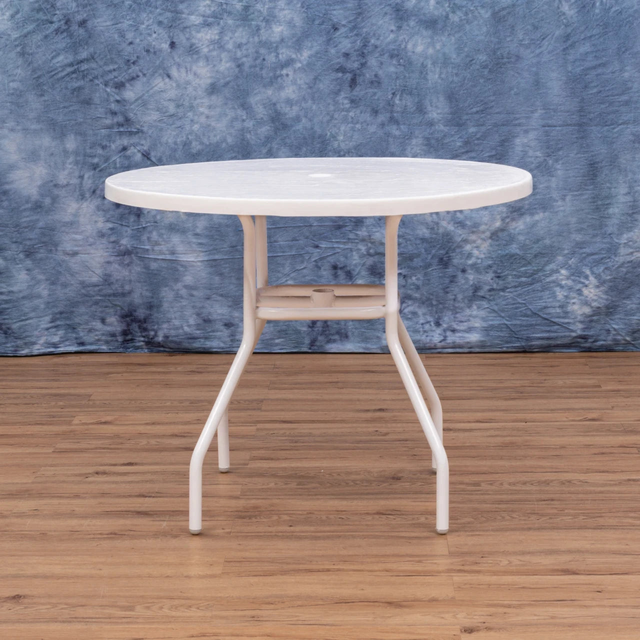 F36 Fiberglass 36-inch Round Outdoor Table