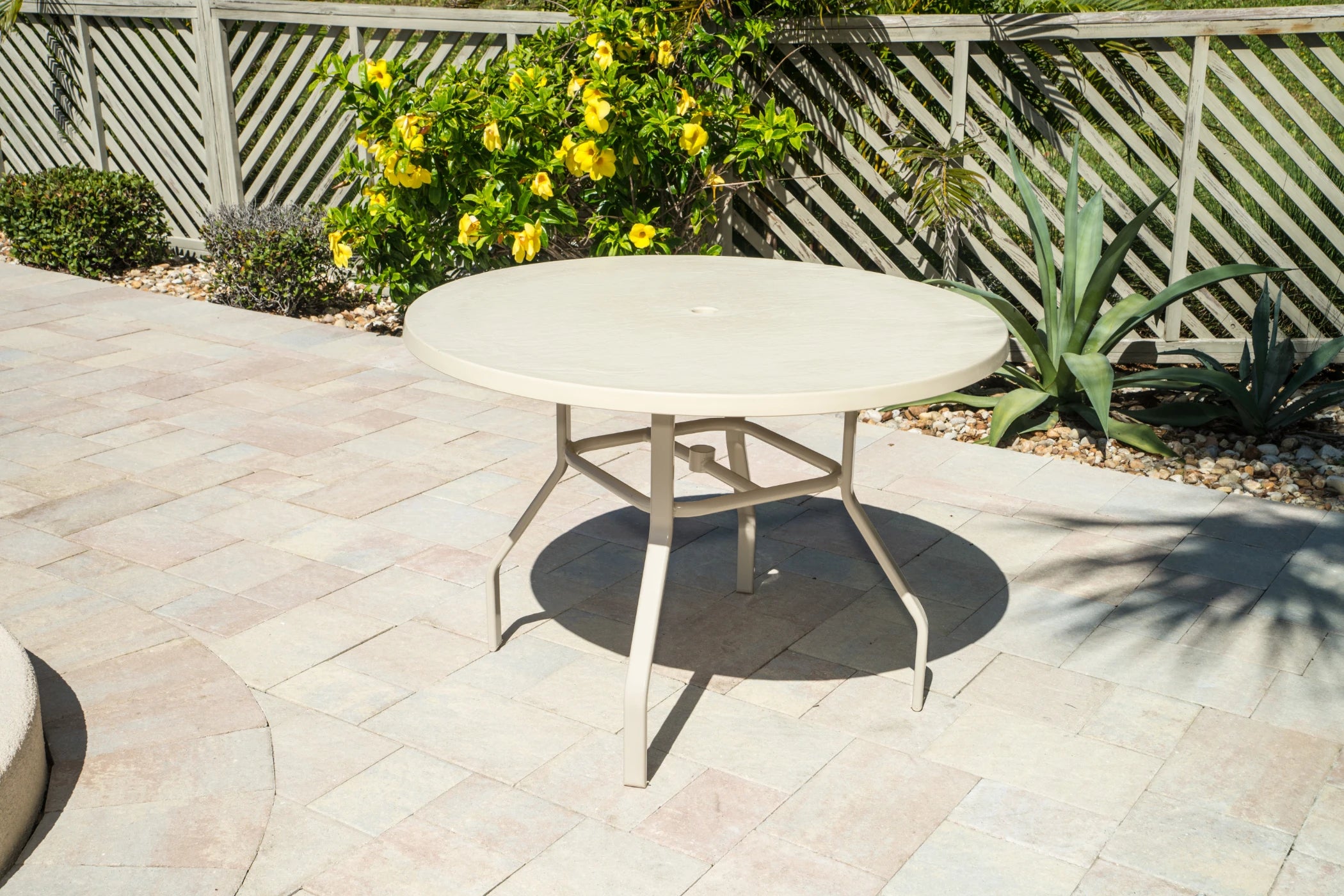 FR42 Fiberglass 42-inch Round Outdoor Table